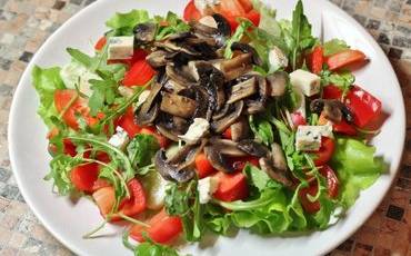 Салати з грибів