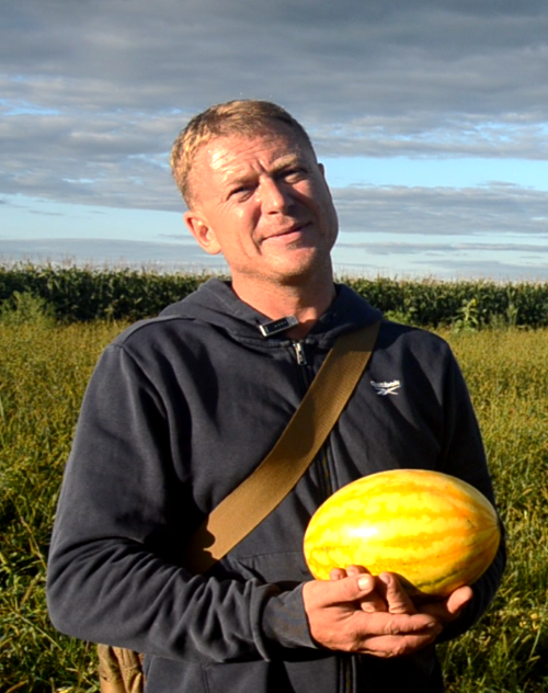 Максим Пухтаєвич подав ідею вирощування кольорових кавунів