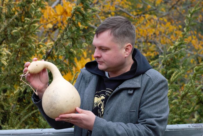 Олексій Коваленко із лагенарією